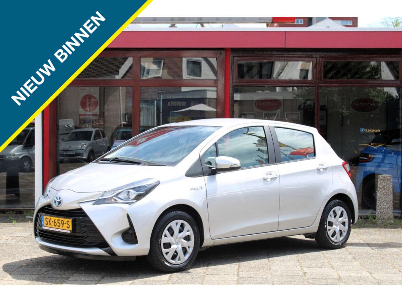 Toyota Yaris - 1.5 Hybrid Premium 1.5 Hybrid Premium - AutoWereld.nl