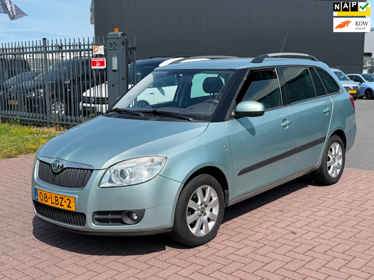 Skoda Fabia Combi - 1.4-16V Sprint 2010 NAP Camera / navi / Bluetooth / Trekhaak - AutoWereld.nl