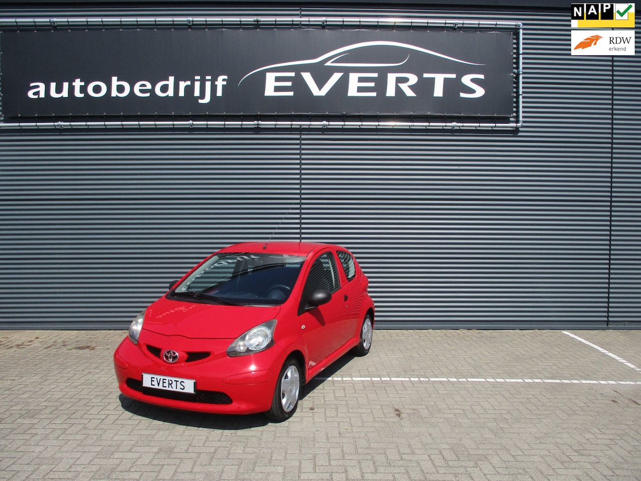 Toyota Aygo - 1.0-12V Airco nieuwe Apk 17-07-2027 zeer nette goed rijdende auto Toyota dealer onderhoude - AutoWereld.nl