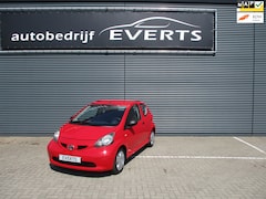 Toyota Aygo - 1.0-12V Airco nieuwe Apk 17-07-2027 zeer nette goed rijdende auto dealer onderhouden nu sc