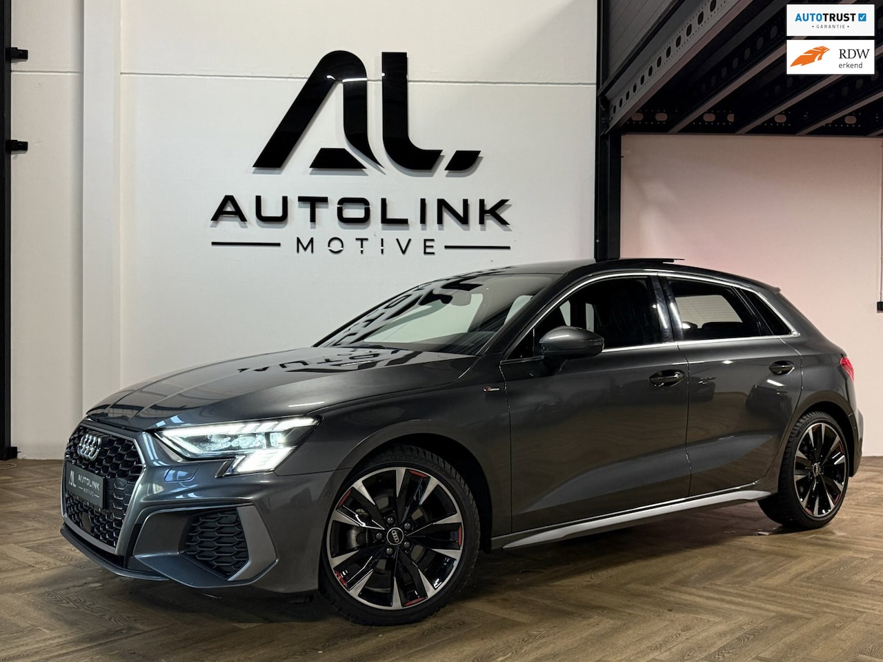 Audi A3 Sportback - 35 TFSI S edition | 3X SLINE | PANO | SFEER | MATRIX | VOL - AutoWereld.nl