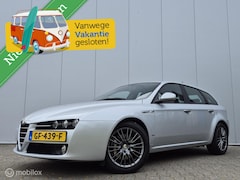 Alfa Romeo 159 Sportwagon - 1.7 T DISTINCTIVE/CLIMATE/TREKHAAK/17''LMV/NAVI/BLUETOOTH