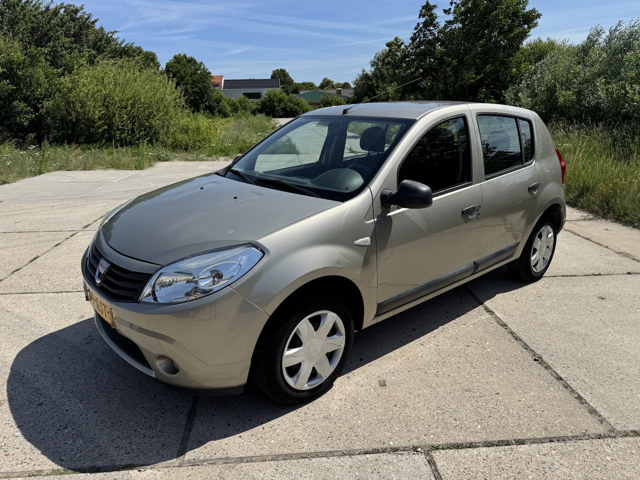 Dacia Sandero - 1.2 130.090km NAP airco stuurbekr. nw apk - AutoWereld.nl