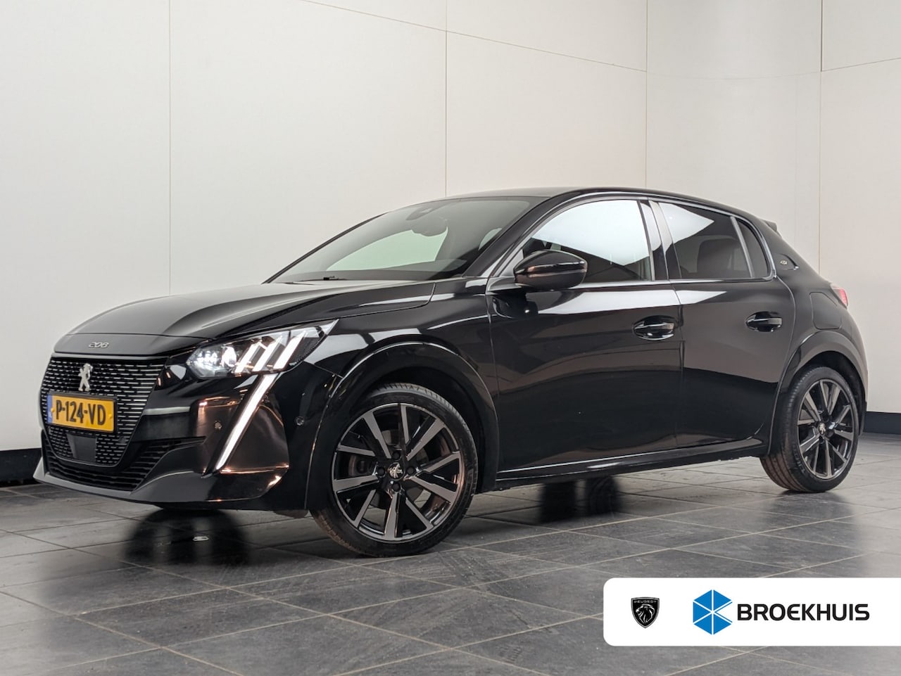 Peugeot 208 - 1.2 PureTech GT Pack Airco | Camera | Cruise Control | DAB | Keyless | LED | LMV 17" | Nav - AutoWereld.nl