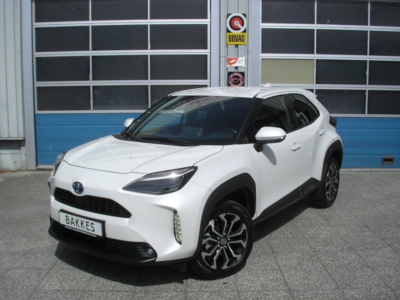 Toyota Yaris Cross - Hybrid Dynamic all season parelmoer wit - AutoWereld.nl