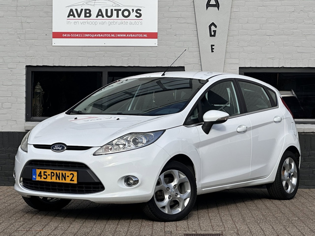 Ford Fiesta - 1.25 Titanium Airco Cruise Nieuwe distributie - AutoWereld.nl