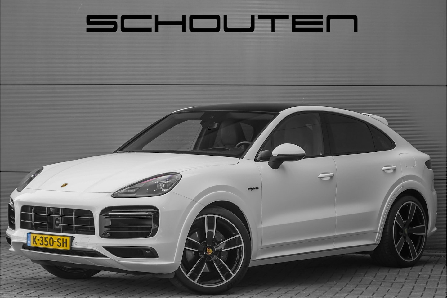 Porsche Cayenne Coupé - 3.0 E-Hybrid Sport Design & Chrono 4WS ACC Stoelvent 22" - AutoWereld.nl