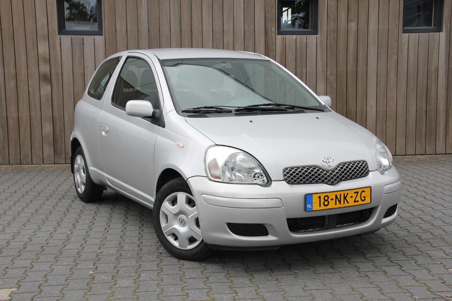 Toyota Yaris - 1.3 VVT-i Sol - AutoWereld.nl