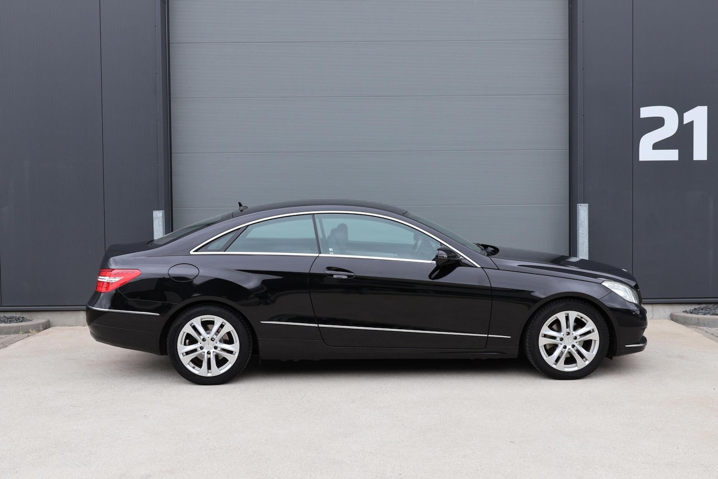 Mercedes-Benz E-klasse Coupé - 250 CGI Elegance / Automaat / Stoelverwarming / Cruise Control / Climate Control - AutoWereld.nl