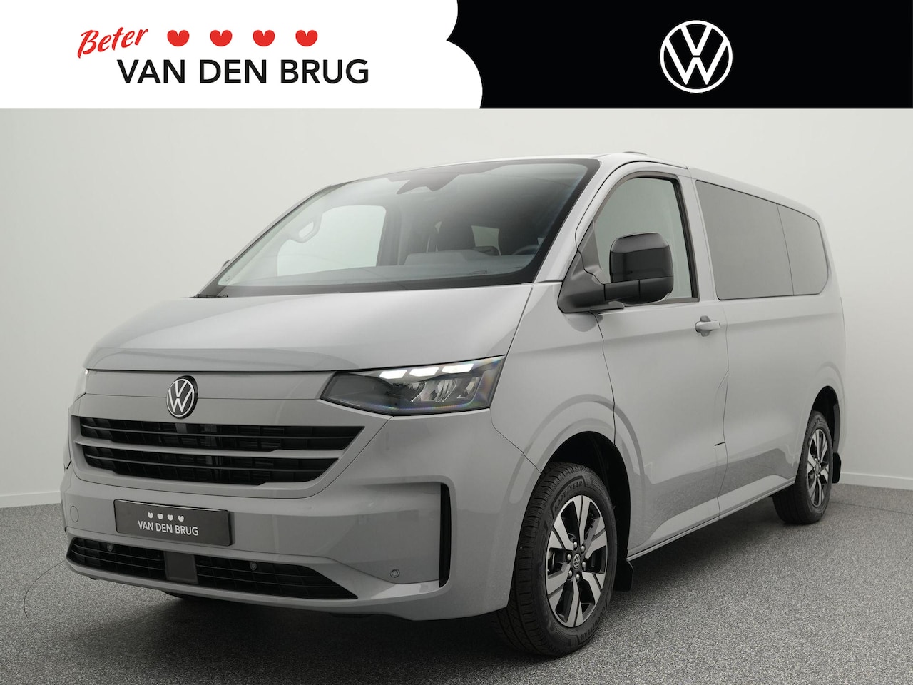 Volkswagen e-Transporter Caravelle - 32 L1H1 Life 64 kWh 218 PK | LED | 3e Zitrij | Navigatie | Achteruitrij Camera | Stoelverw - AutoWereld.nl