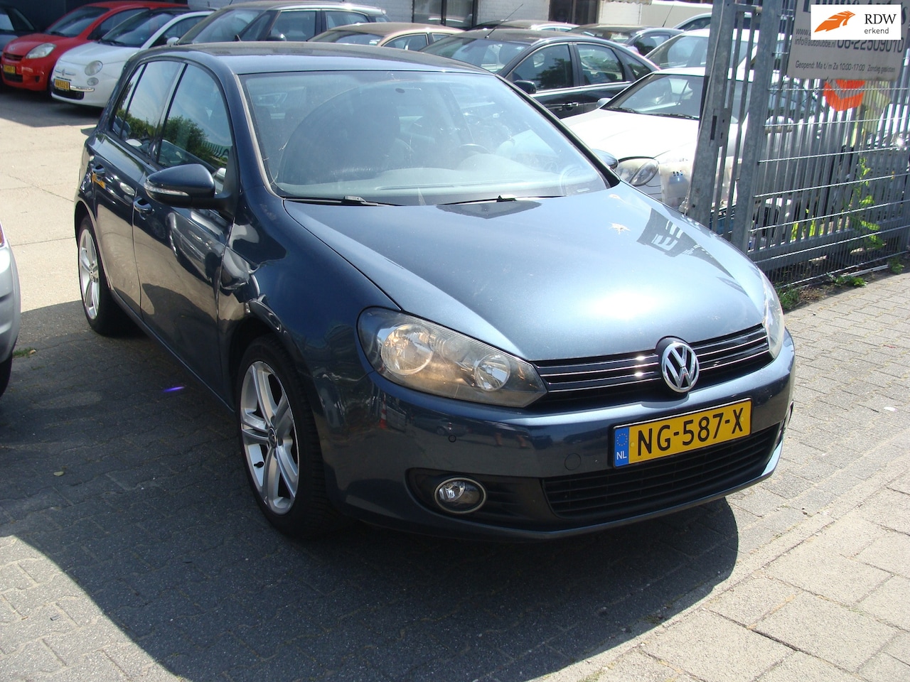 Volkswagen Golf - 1.6 Trendline 5 drs airco navi elek pak nap apk - AutoWereld.nl