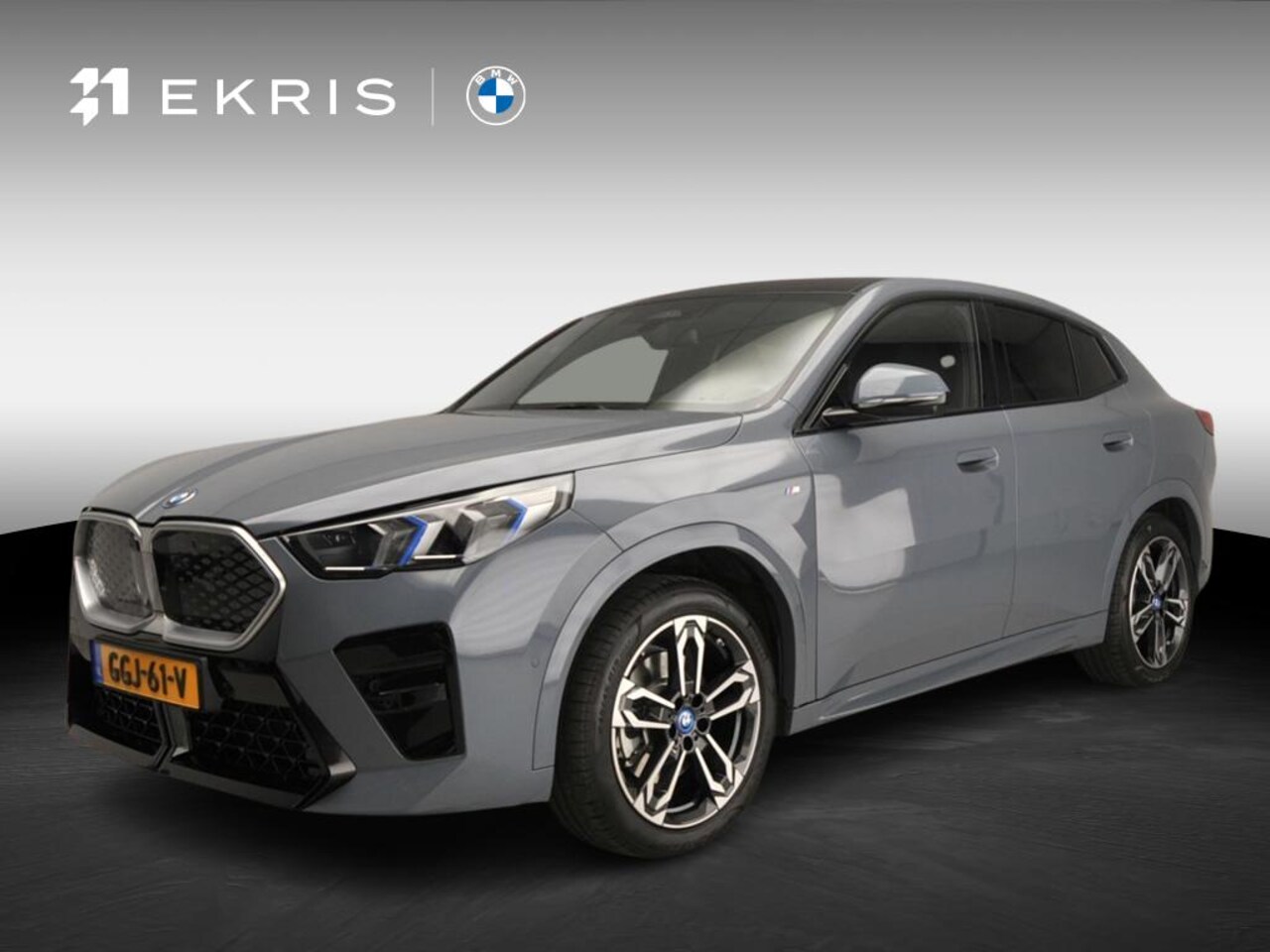 BMW iX2 - xDrive30 M-Sportpakket | LED | HUD | Panoramadak | Sportstoelen | Elektr. zetels | Adaptie - AutoWereld.nl