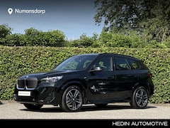 BMW iX1 - eDrive20 | M-Sport | 19" | Trekhaak | Panorama | Camera