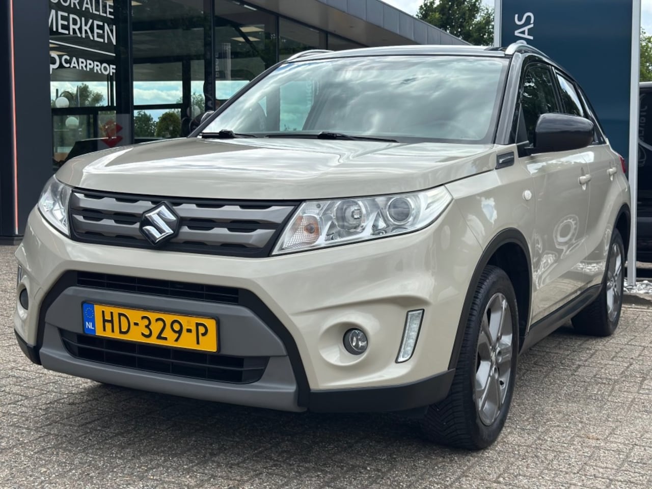 Suzuki Vitara - 1.6 Exclusive '' Camera - Allseasonbanden - Clima - Apple carplay '' - AutoWereld.nl