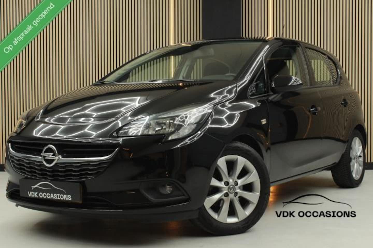 Opel Corsa - 1.4 Favourite +|Carplay |NAP! |Cruise |PDC |NAVI - AutoWereld.nl