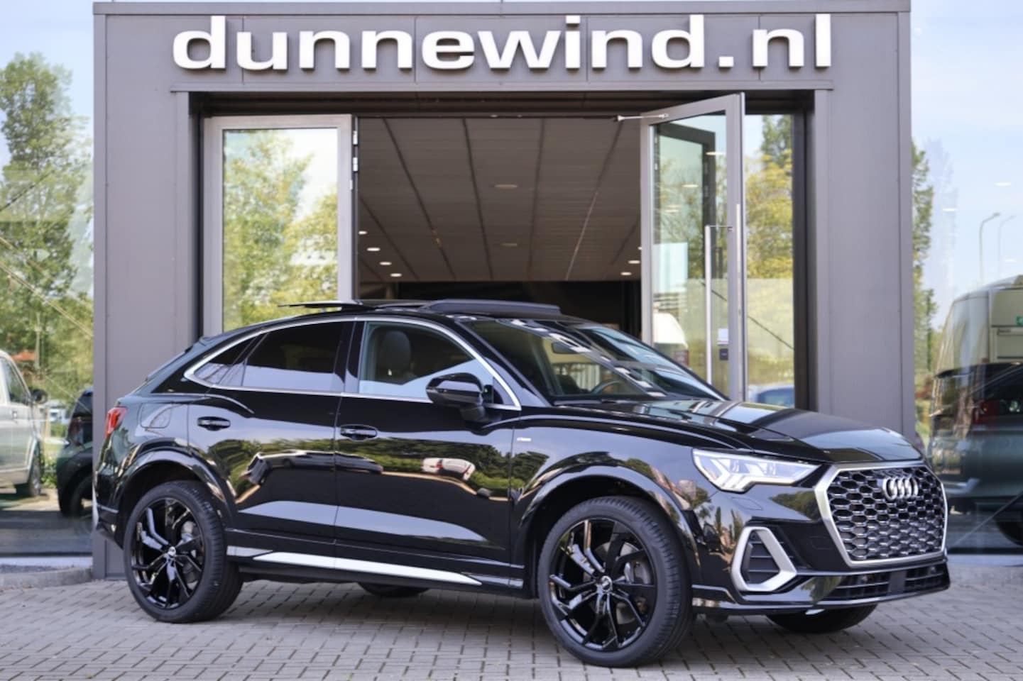 Audi Q3 Sportback - 45 TFSI e *S-LINE*PANO*SFEER*KEYLESS*MEMORY*MATRIX*TREKHAAK*SONOS - AutoWereld.nl