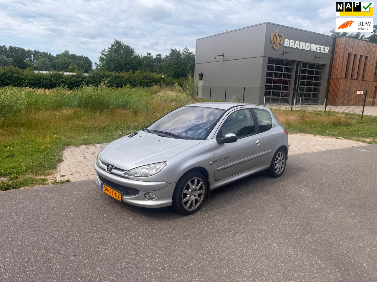 Peugeot 206 - 1.6-16V Quiksilver Clima.Clima - AutoWereld.nl