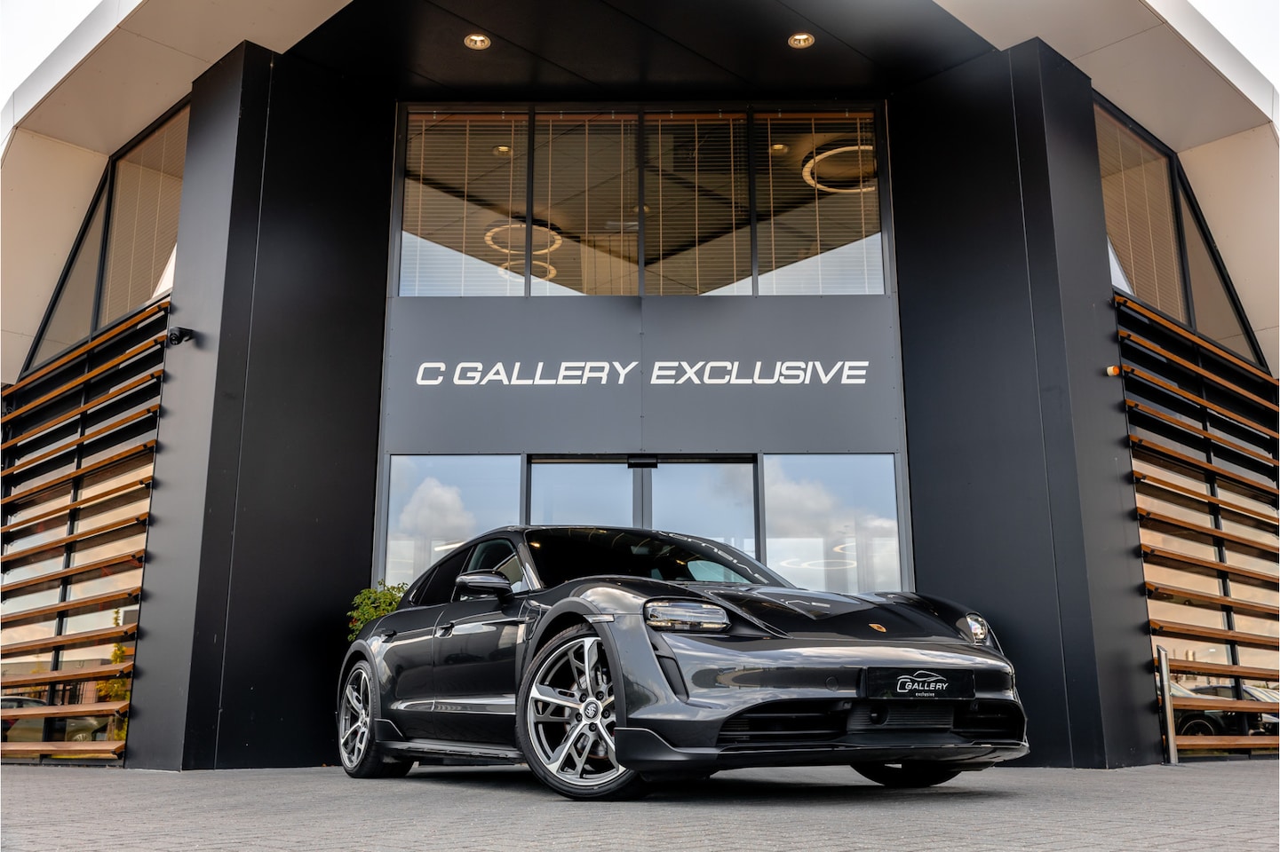 Porsche Taycan Cross Turismo - 4S 93 kWh - Sport Chrono + | Panorama | Bose | Stoelkoeling | Passenger Display - AutoWereld.nl