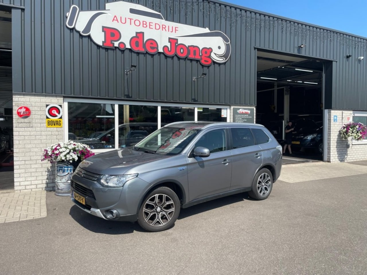 Mitsubishi Outlander - 2.0 PHEV L ED. XLINE 4 WD Trekhaak Schuif/kanteldak Leder Navi - AutoWereld.nl