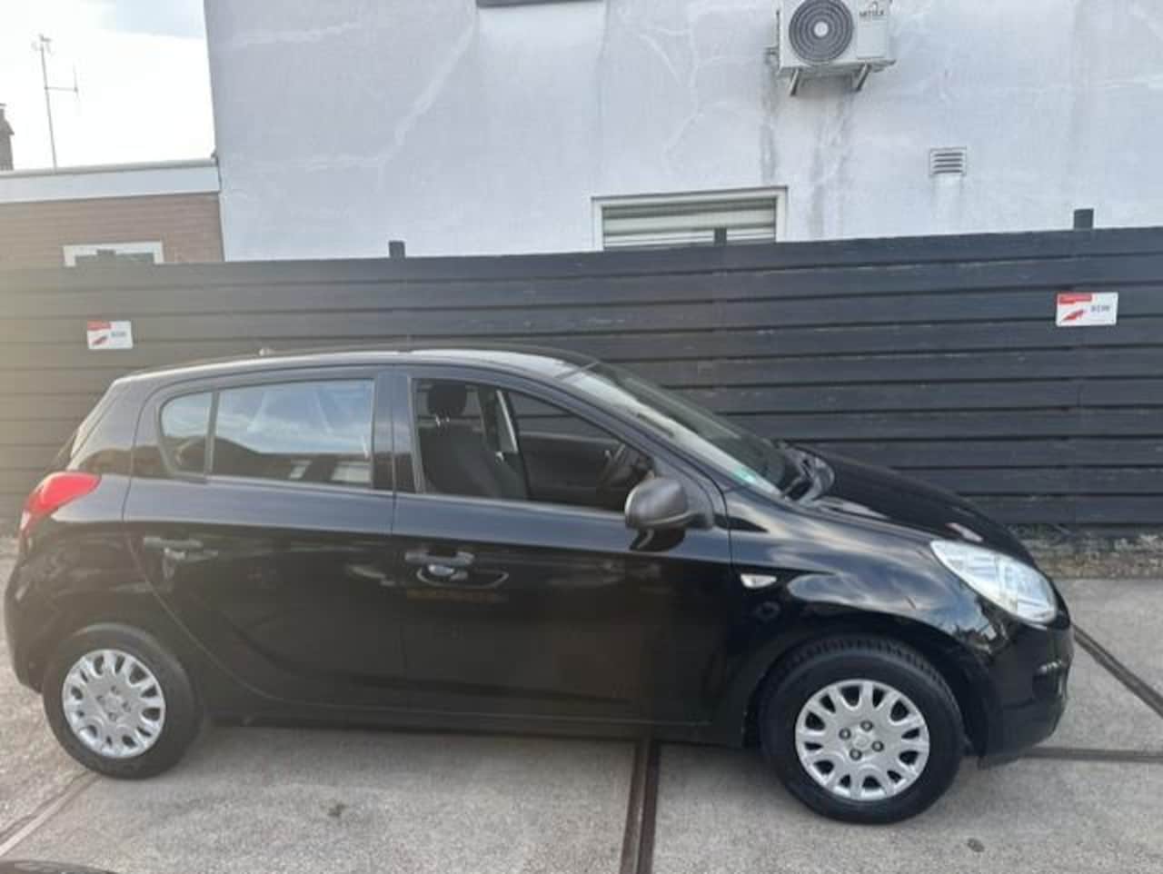 Hyundai i20 - 1.2i Business Edition APK 30-04-2027--AUX-IPOD-USB AANSL.--ZEER NETTE AUTO - AutoWereld.nl