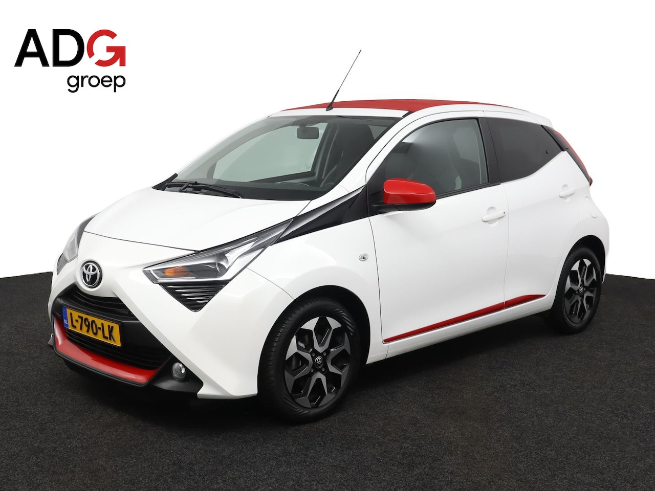 Toyota Aygo - 1.0 VVT-i x-joy cabrio | Climate Control | Camera | Groot Scherm | Lichtmetalen Velgen | R - AutoWereld.nl