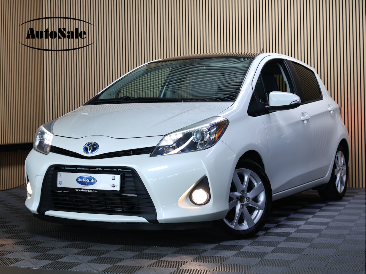 Toyota Yaris - 1.5 Full Hybrid Aspiration PANORAMA DAK TOP UITV. - AutoWereld.nl