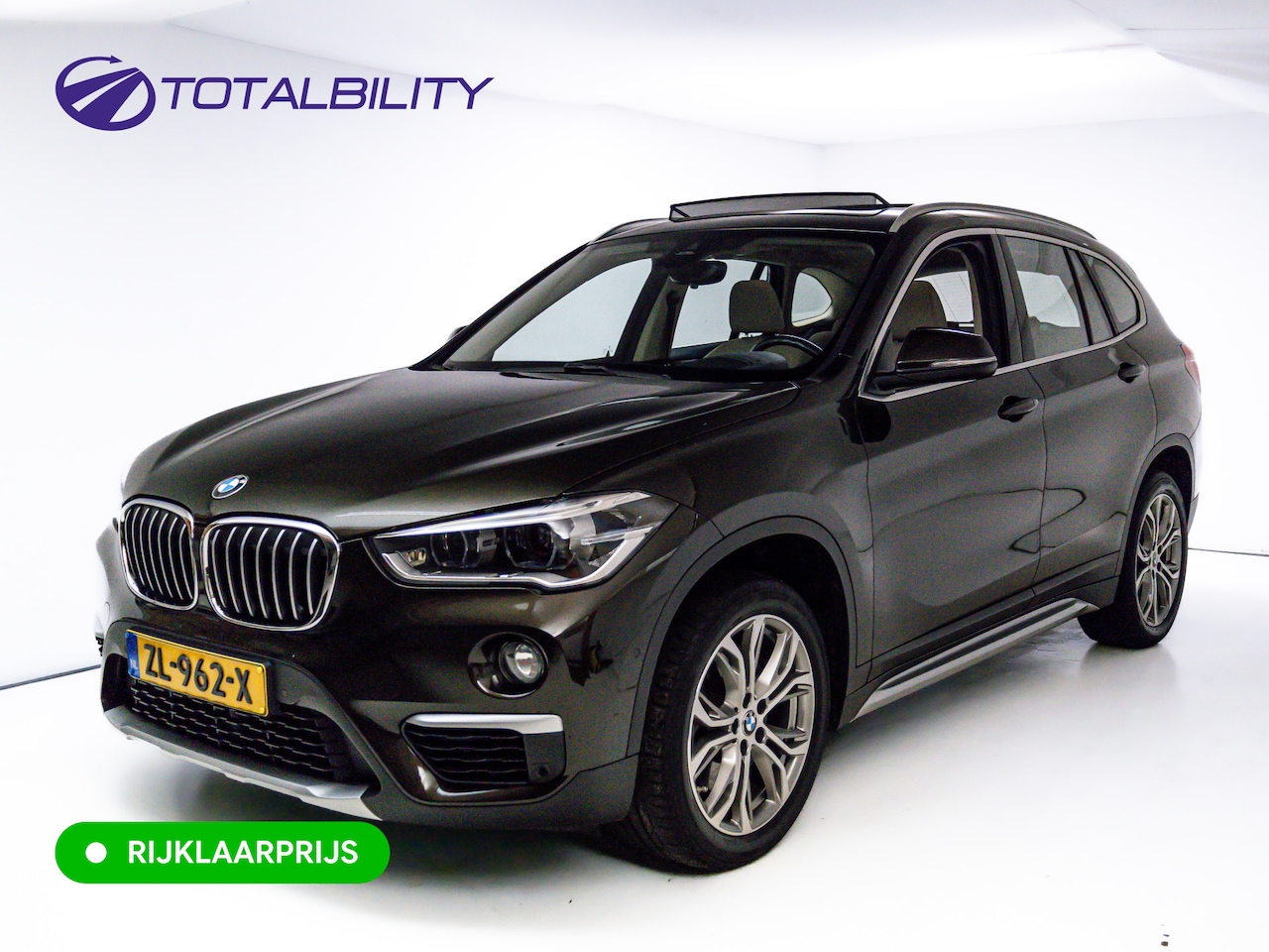 BMW X1 - sDrive20i High Exec. X-Line | Afn. trekhaak | Panoramadak | Elec. verst stoel met geheugen - AutoWereld.nl