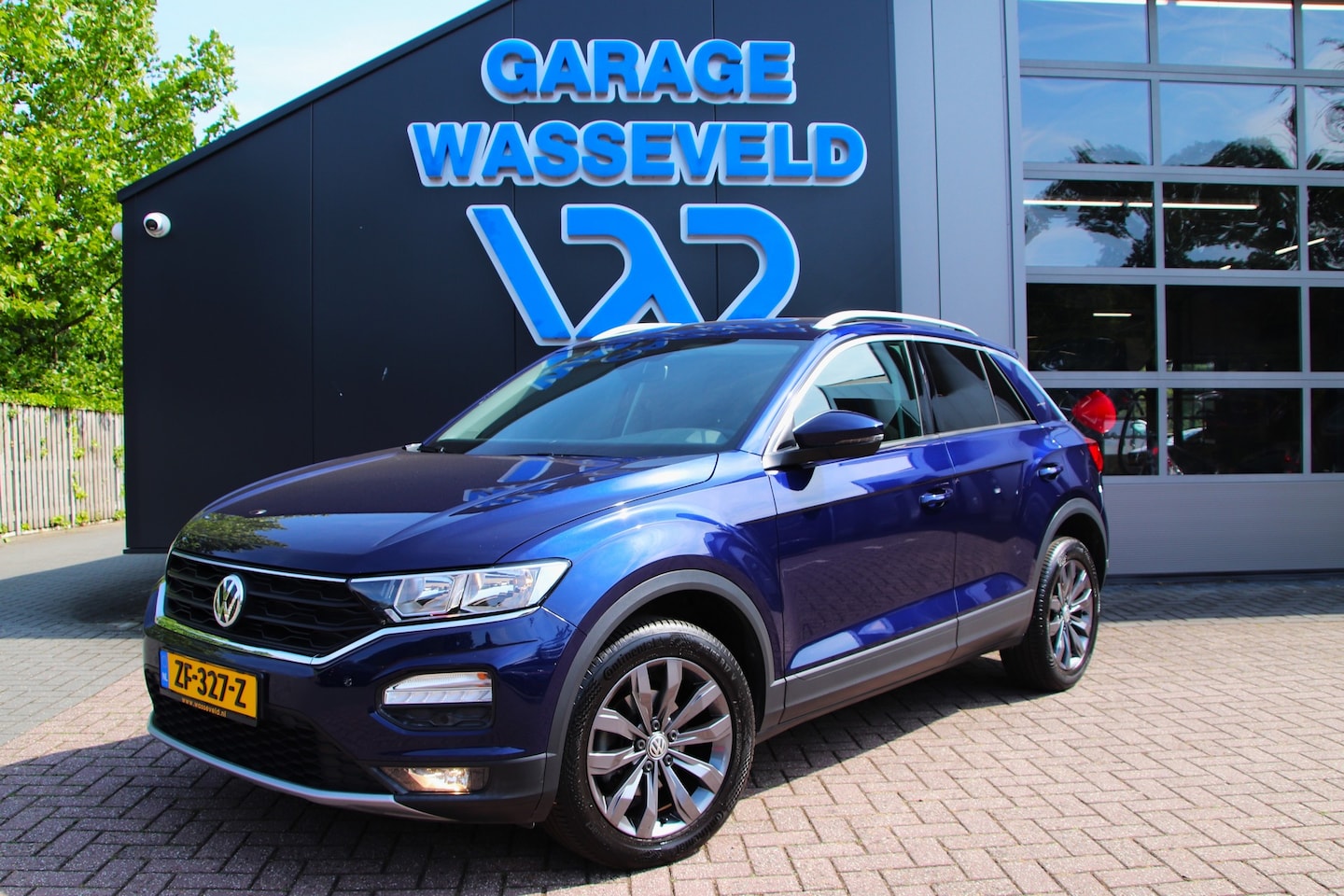 Volkswagen T-Roc - 1.0 TSI 115pk Style NL-1eigenaar/ACC/Carplay/Camera/Park.sens - AutoWereld.nl