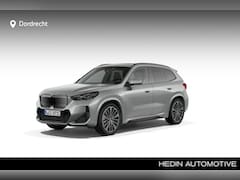 BMW iX1 - eDrive20 M-Sport Pro | Panorama | 20" | Harman Kardon | Trekhaak | Driving Assistant Plus