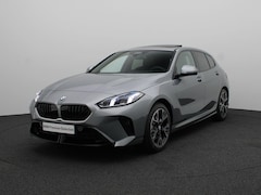 BMW 1-serie - 120 M Sportpakket | Glazen panoramadak | Comfort Access | Achteruitrijcamera | Elektrisch