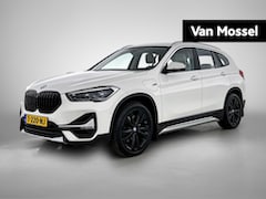 BMW X1 - xDrive25e High Executive | Automaat | Leder | Parkeer sensoren | Navigatie | Cruise contro