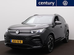 Volkswagen Tiguan - 1.5 eHybrid R-Line Edition Panoramadak - Trekhaak - Navigatie - Sfeer verlichting