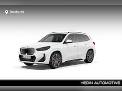 BMW iX1 - eDrive20 M-Sport Pro | 20" | Panorama | Harman Kardon | Trekhaak |