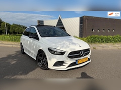 Mercedes-Benz B-klasse - 200 Business Solution AMG | AUTOMAAT | Stoelverwarming | Panorama dak | Achteruitrijcamera
