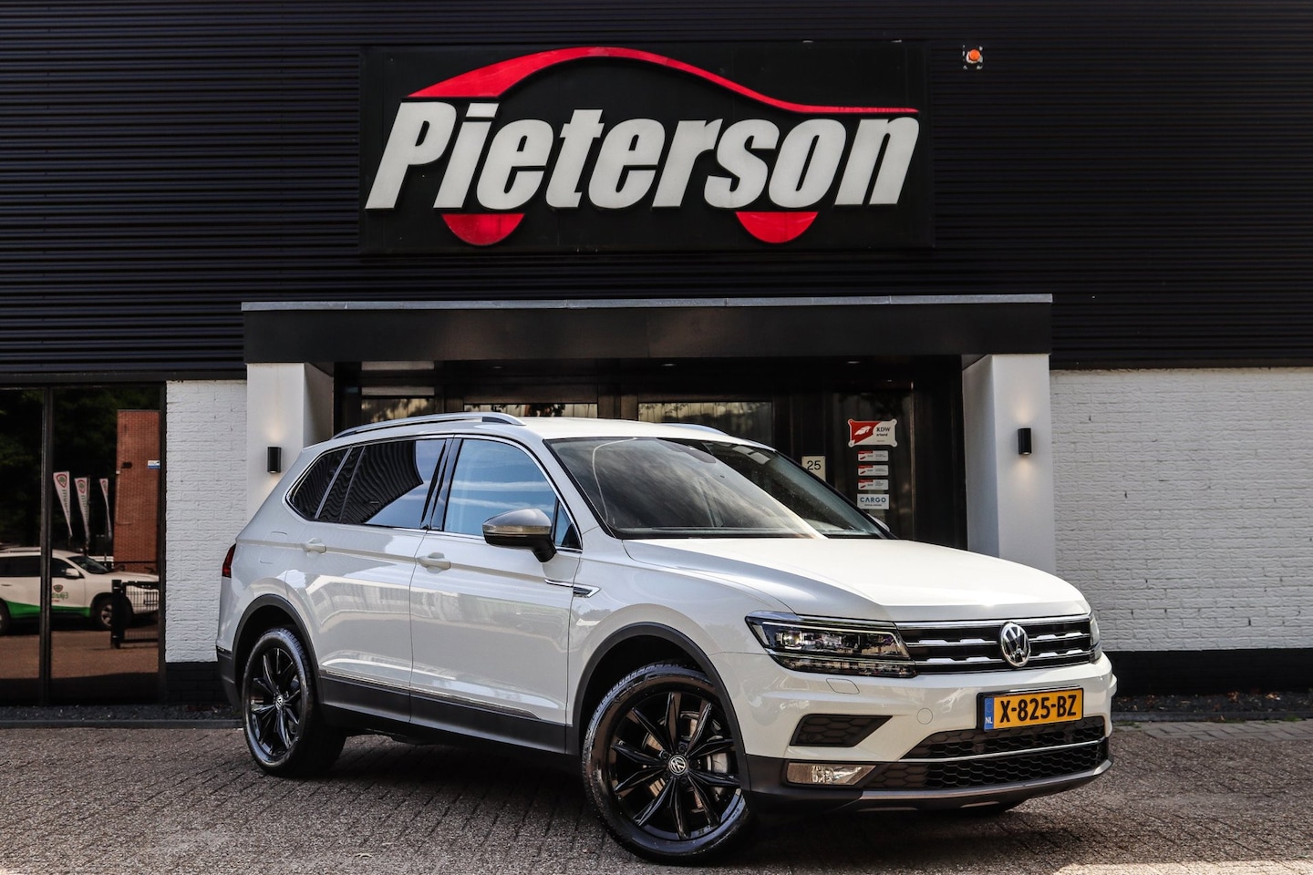 Volkswagen Tiguan Allspace - 1.5 TSI Highline Business R D OH - AutoWereld.nl