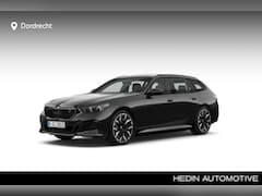 BMW i5 Touring - eDrive40 84 kWh | M-Sport Pro | Trekhaak | Panorama | Harman Kardon | 21"