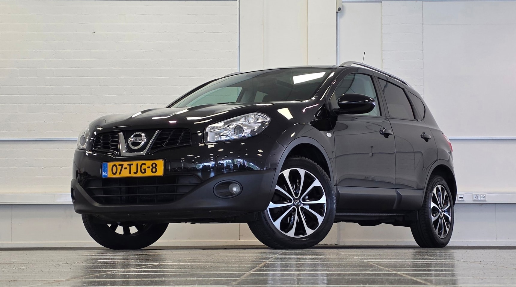 Nissan Qashqai - 1.6i Connect Edition 2e Eigenaar Panoramadak Navigatie Camera - AutoWereld.nl