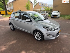 Hyundai i20 - AUTOMAAT / Airco / 5 deurs / leuke auto