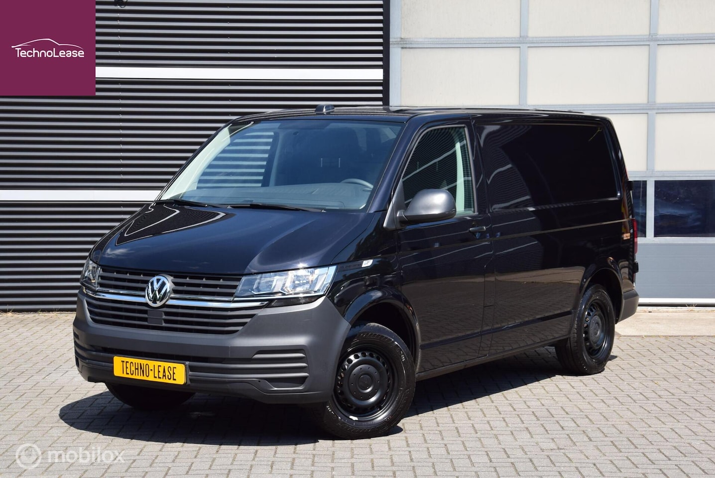 Volkswagen Transporter - 2.0 TDI L1H1 26 Economy Business 2.0 TDI L1H1 26 Economy Business - AutoWereld.nl