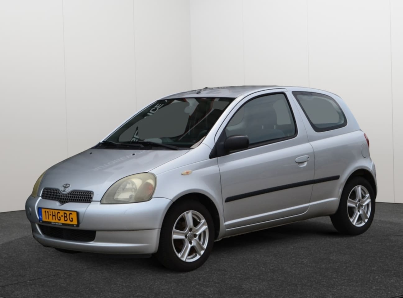 Toyota Yaris - 1.3 16V VVT-i Luna Stuurbekrachtiging/APK 07-2027 - AutoWereld.nl