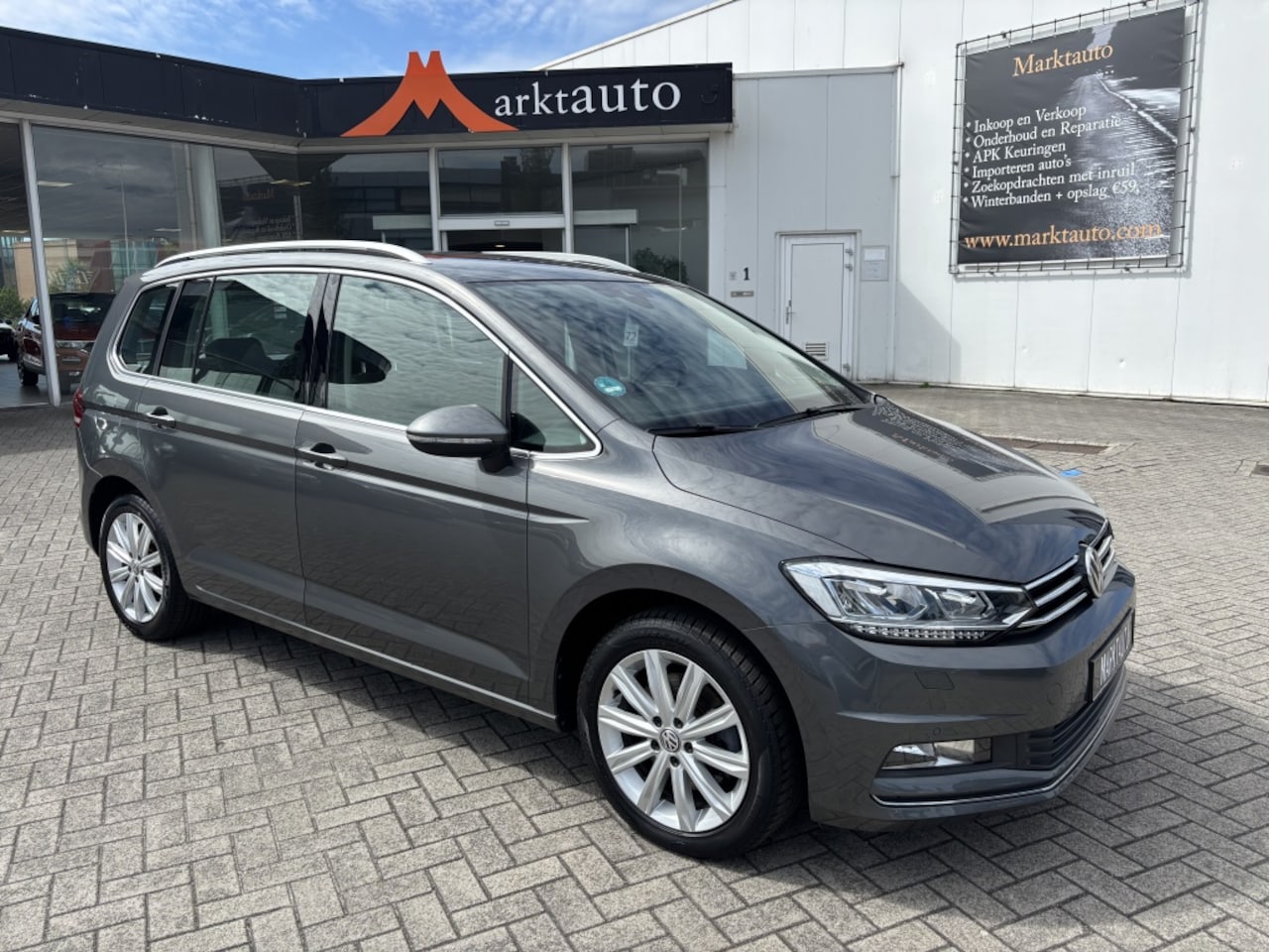 Volkswagen Touran - 1.4 TSI HL Bns R PDC Airco Bluetooth - AutoWereld.nl