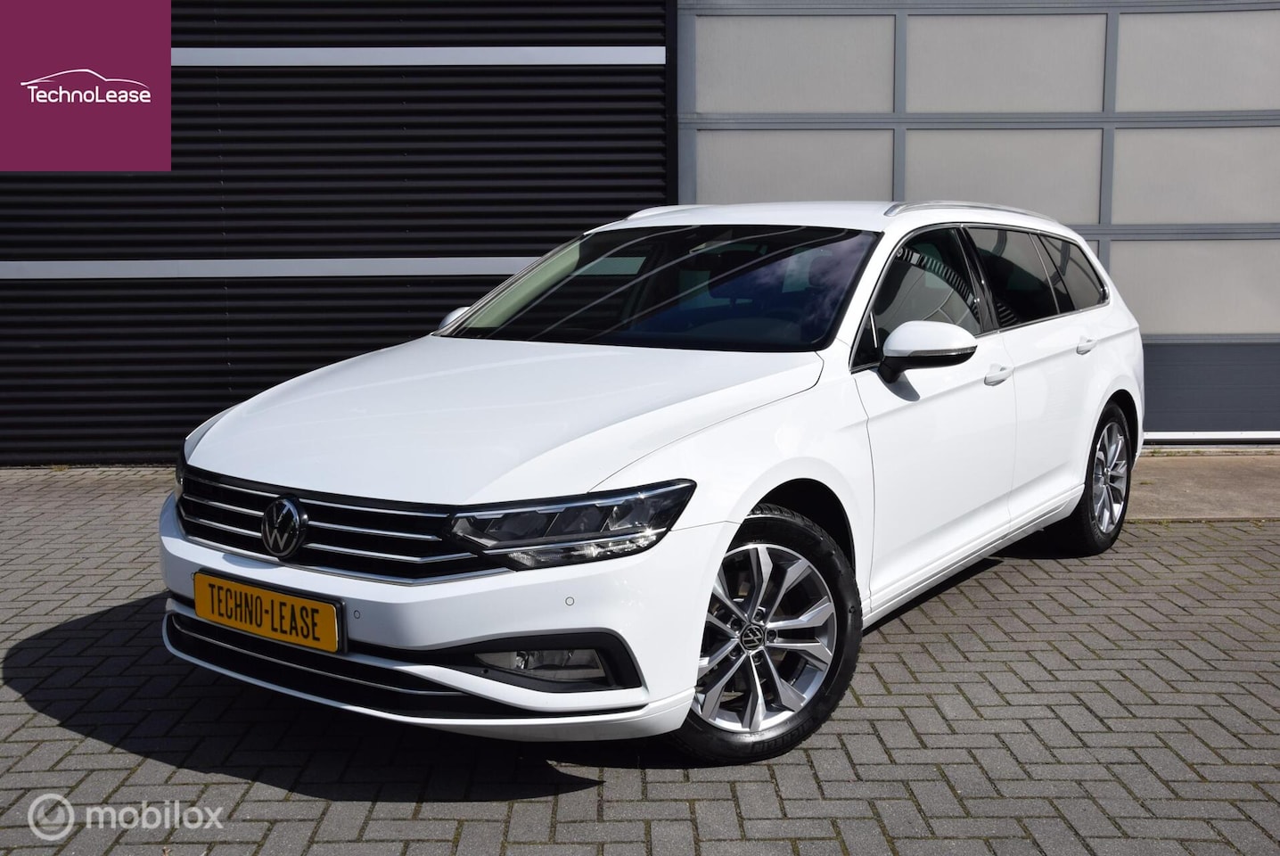 Volkswagen Passat Variant - 1.5 TSI Business edition Dealer Onderhouden afn. trekhaak ACC Virtual cockpit - AutoWereld.nl