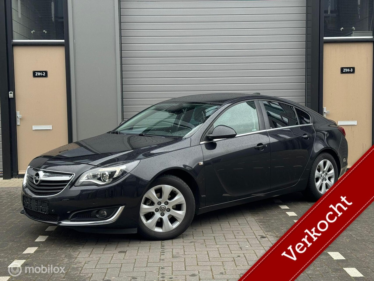 Opel Insignia - 1.6 CDTI Cosmo / PDC / Stoelv / Stuur / TrekH - AutoWereld.nl