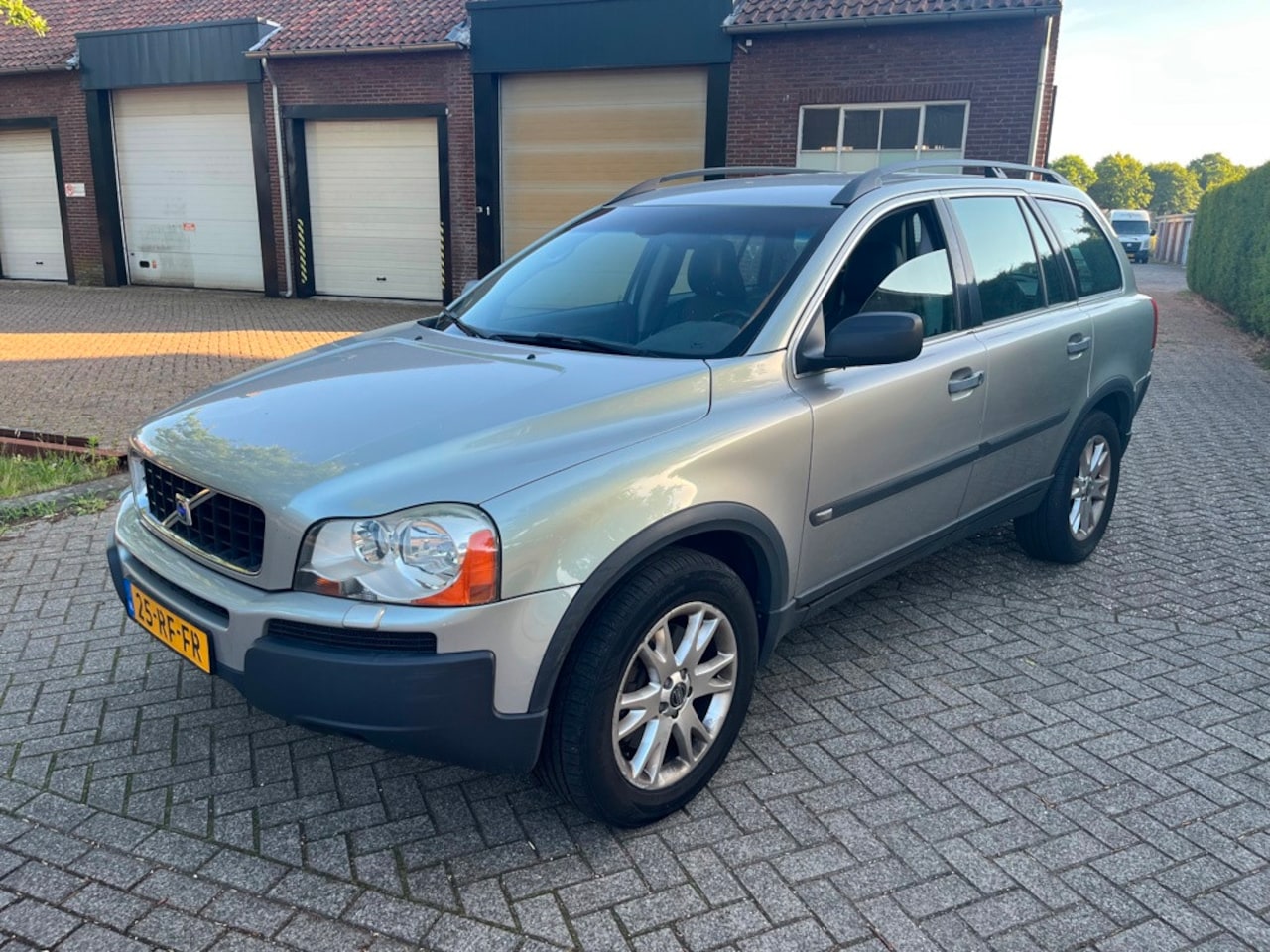 Volvo XC90 - 2.4 D5 Exclusive CLIMA / CRUISE / MEMORY - AutoWereld.nl