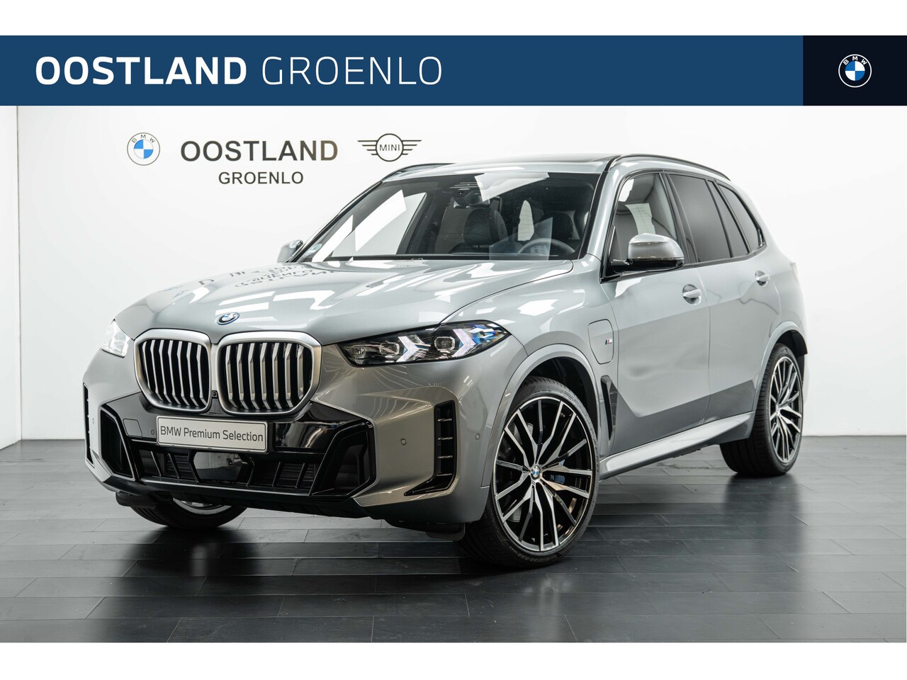 BMW X5 - xDrive50e M Sport Automaat / Trekhaak / Panoramadak / Sportstoelen / Keyless Entry / Soft- - AutoWereld.nl