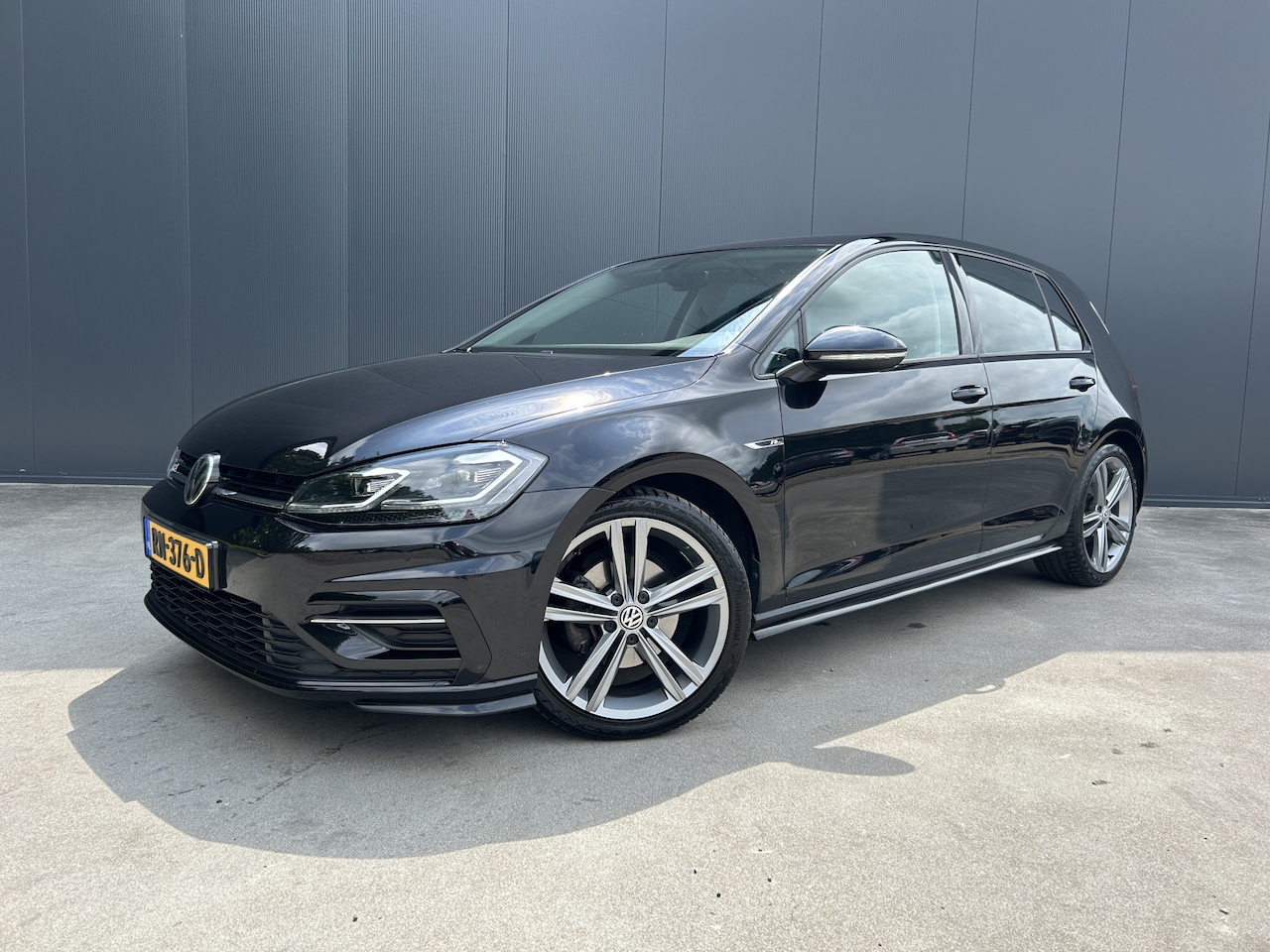 Volkswagen Golf - 1.5 TSI 150 PK R LINE VIRTUAL COCKPIT CAMERA ADAPT HIGHLINE CRUISE NAVI ECC TREKHAAK - AutoWereld.nl