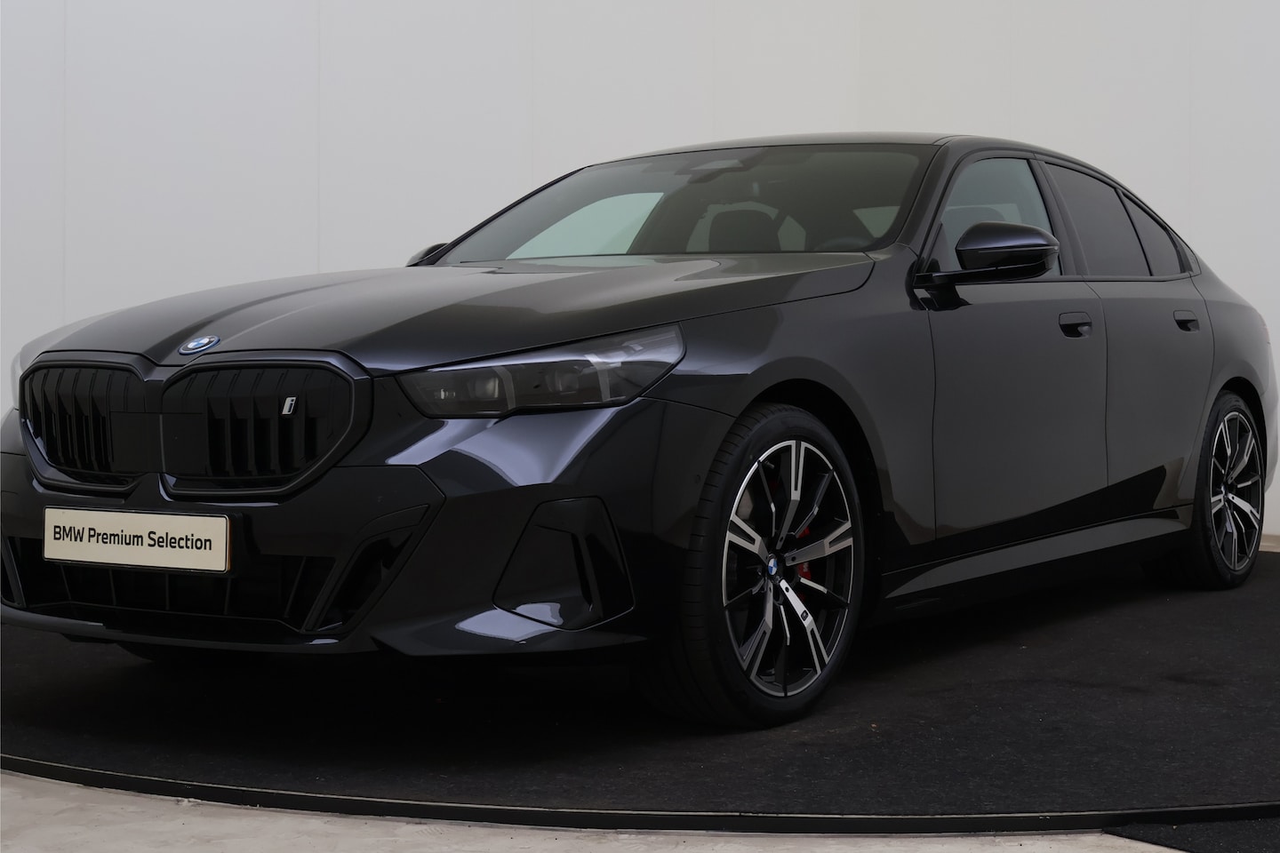 BMW i5 - eDrive40 M Sport / Bowers & Wilkins / Achteruitrijcamera / Adaptieve LED / Comfort Access - AutoWereld.nl