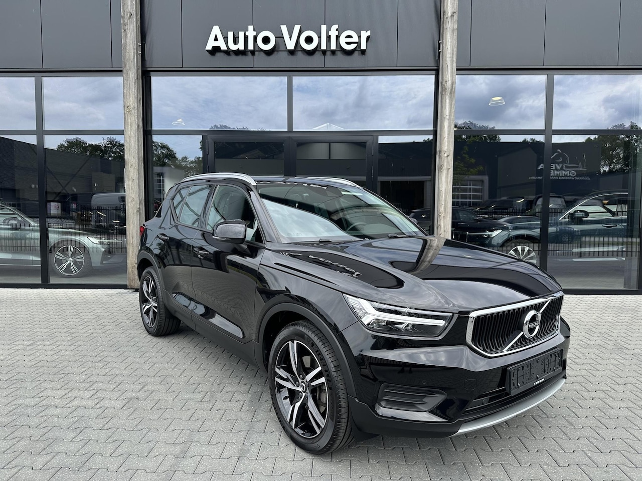 Volvo XC40 - 2.0 T4 Momentum Pro Leder|cam|navi - AutoWereld.nl