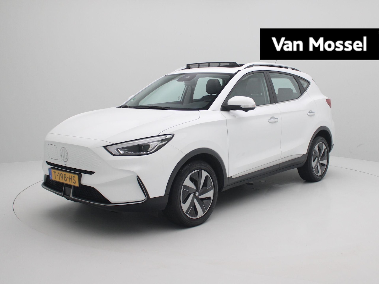 MG ZS - Long Range Luxury 70 kWh | Navi | Panoramadak | Led Koplampen | 360 Camera | CarPlay | - AutoWereld.nl