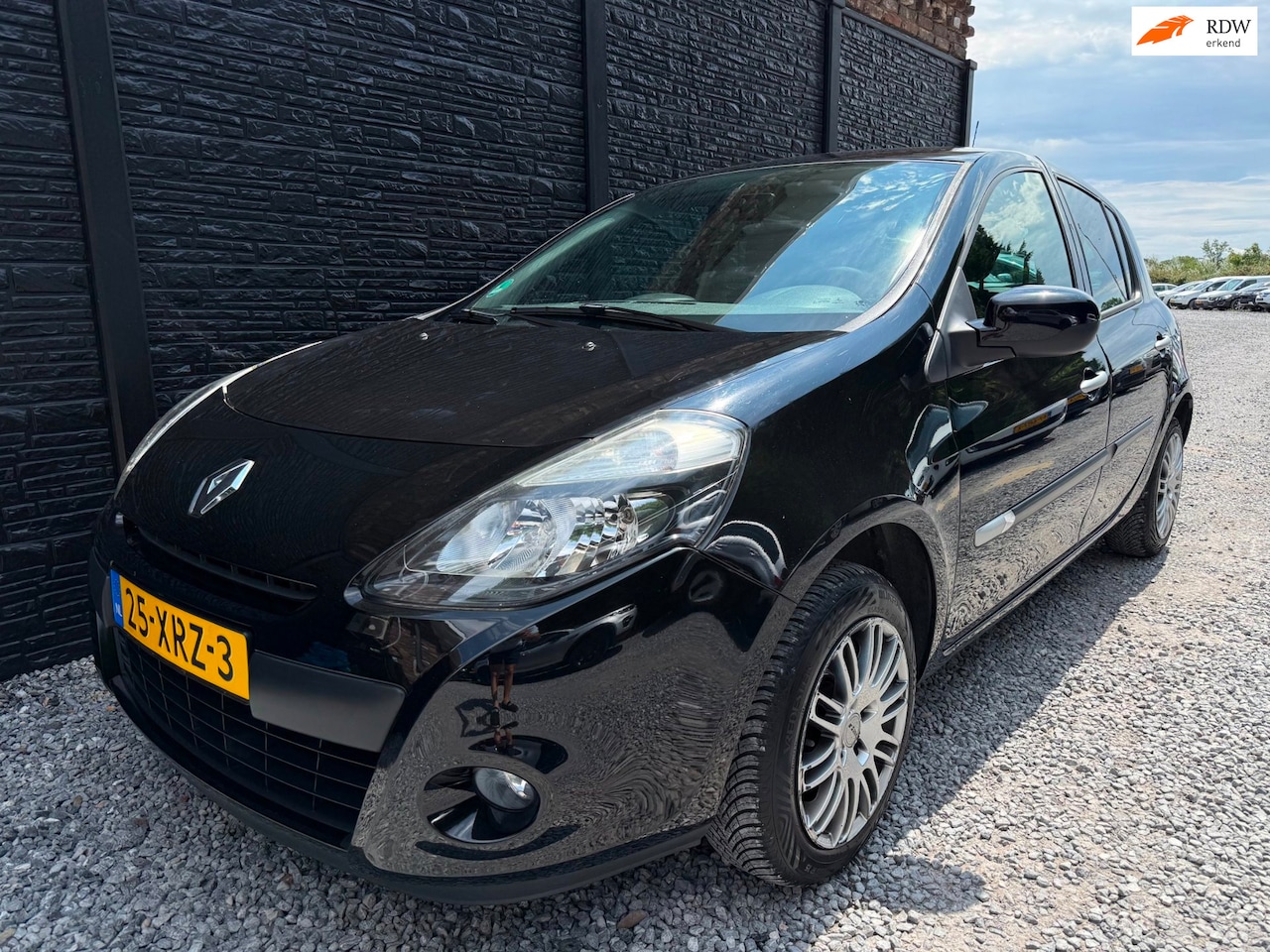 Renault Clio - 1.2 Authentique Orgineel NL, NAP, Airco, 5 DEURS, Nette auto, Goed onderhouden - AutoWereld.nl